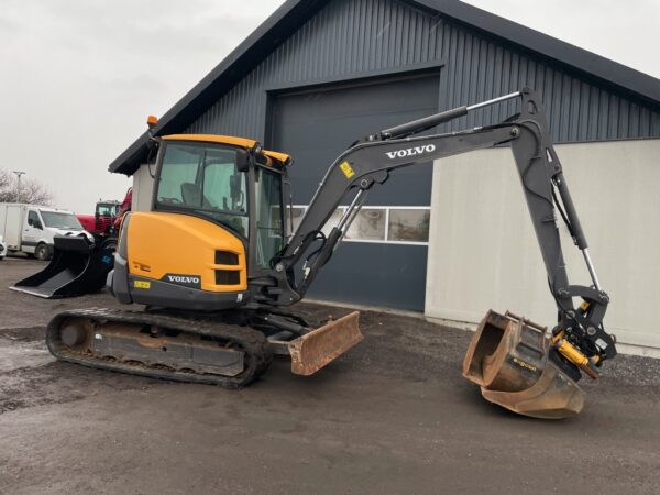 Bandgrävare med engcon EC206