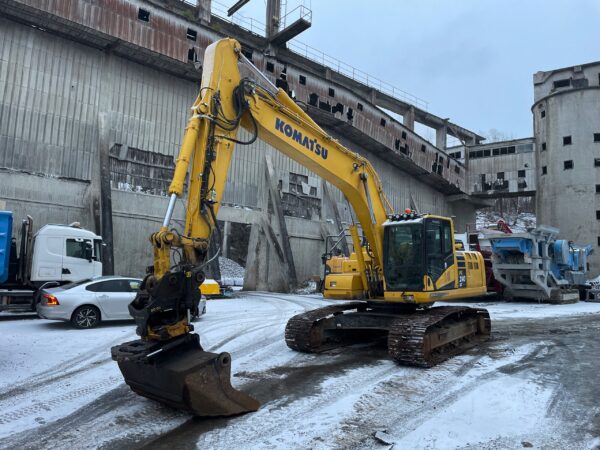 27 Tons Grävmaskin