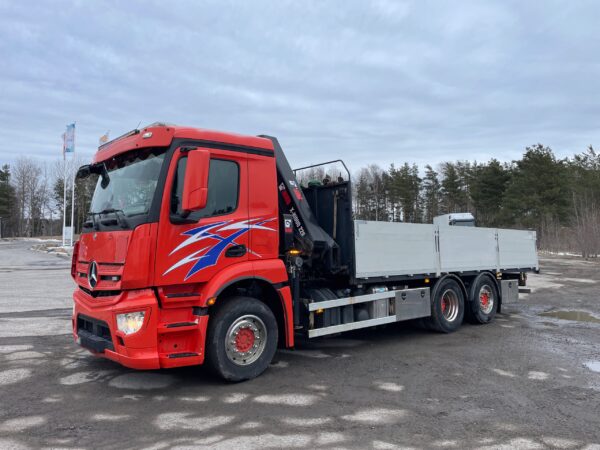 Brädgårdsbil med HIAB 228
