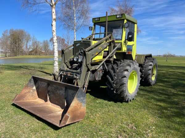 Traktor med lastare