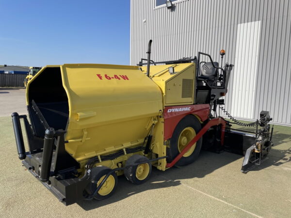 Asfaltsläggare med Topcon 5