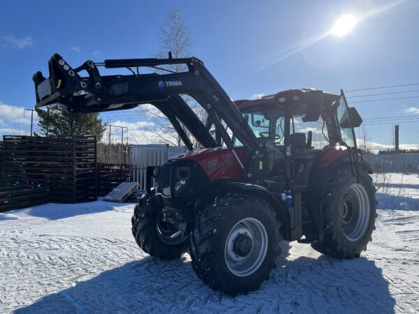 Traktor med frontlastare.