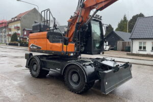Doosan grävmaskin på auktion