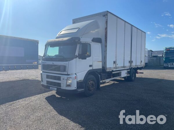 Volvo skåplastbil