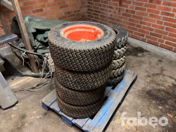 Hjul & däckpaket till Bobcat 463  Däck till Bobcat