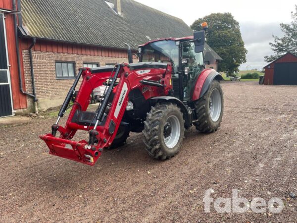 Case IH 85C Traktor med Quicke Q3M Frontlastare