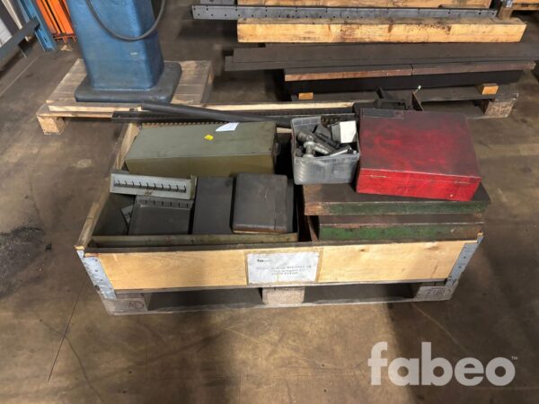 Fabeo - Hem 77 Pall med verktyg och tillbehör – Fräs-/svarvutrustning