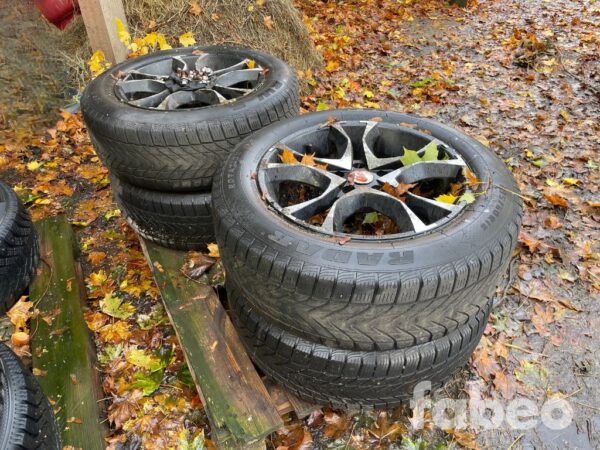 Radar RW-5 235/60R18 Radar RW-5 235/60R18 med fälg