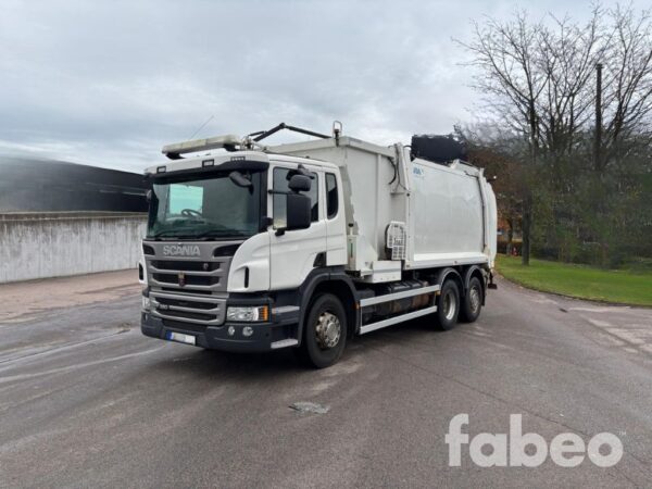 Scania P320 6x2 Sopbil Sidlastare
