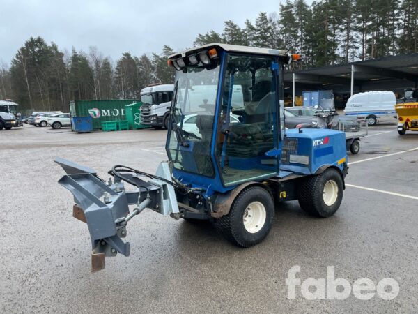 Vitra 2060 VITRA 2060 redskapsbärare med vikplog och klippdäck