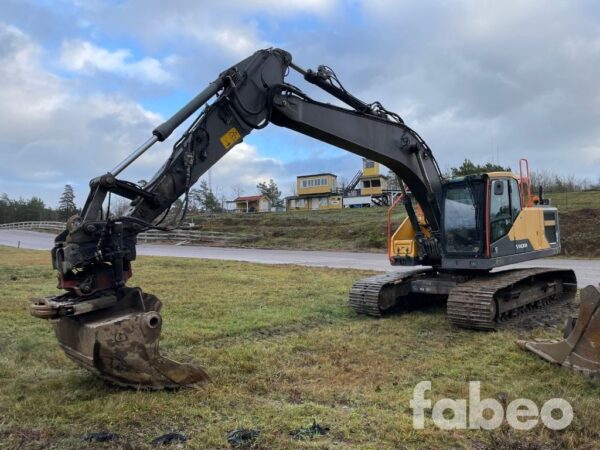 Volvo EC220EL bandgrävare med leica gps