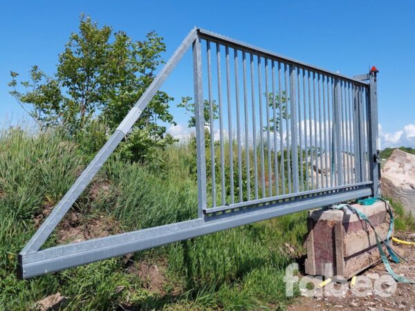 Wiśniowski Elektrisk Skjutgrind med gångdörr