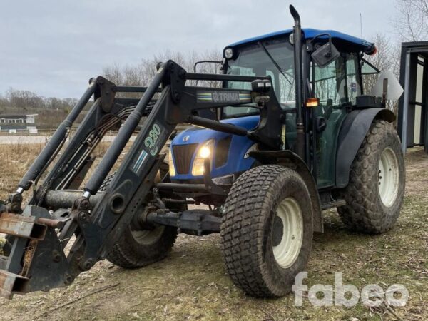 New Holland TN75SA 4WD Traktor med lastare