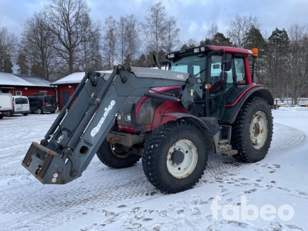 Valtra N101 TwinTrac VALTRA N101 TwinTrac med frontlastare