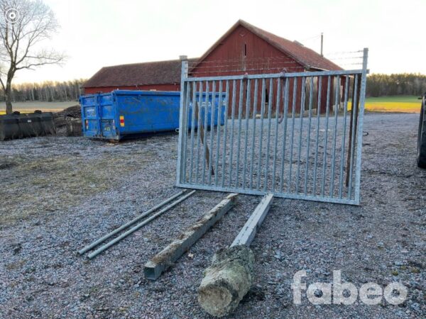 Grind 1-del med stolpar