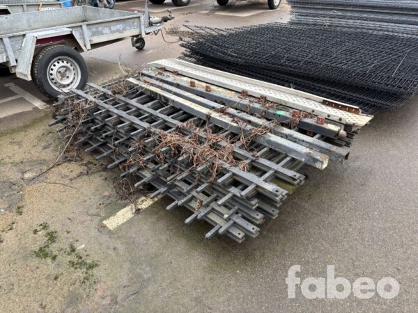 Staket med stolpar 200x130