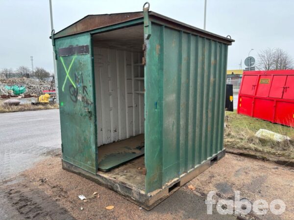 Container med träklädd botten