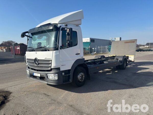 Mercedes-Benz Atego 1524 Lastbil med bakgavellyft