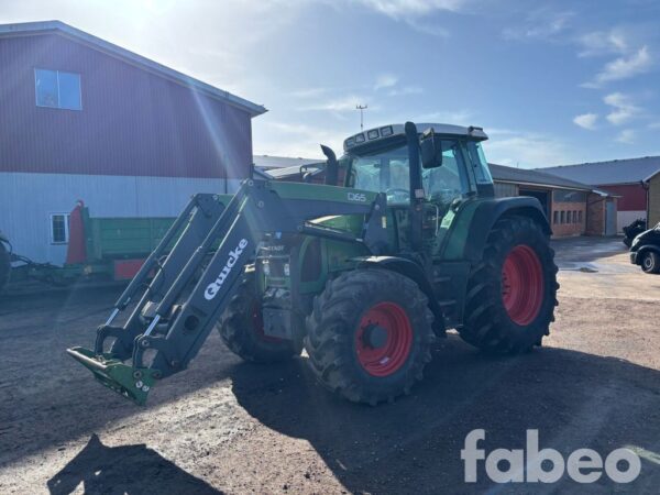 Fendt 415 Vario Traktor med frontlastare