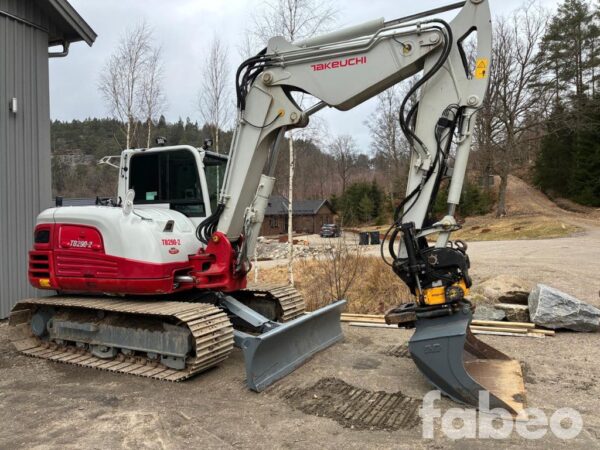 Takeuchi TB290-2 Bandgrävare med knäckbom & redskap