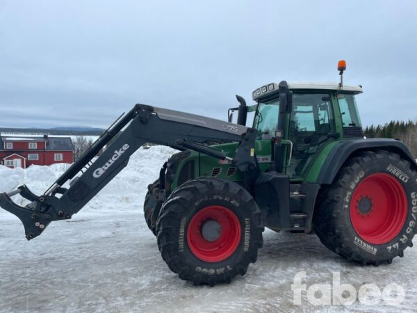 Fendt 820 Vario Traktor med lastare