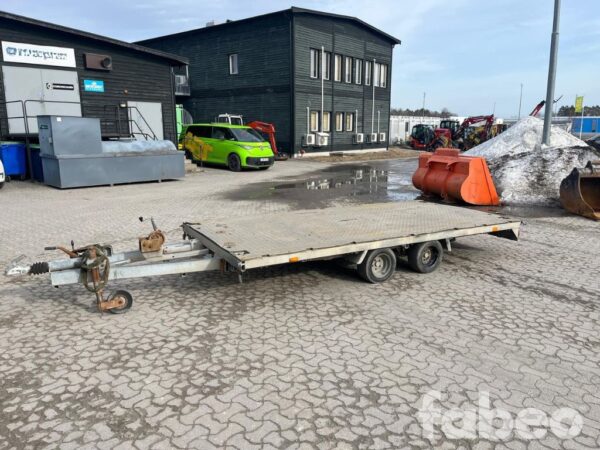 Bålsta-Släpet Maskinsläp med tipp, ramper och vinsch Maskinsläp med tipp, ramper och vinsch