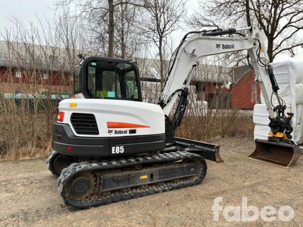 Bobcat E85 Bandgrävare med låga timmar och redskap
