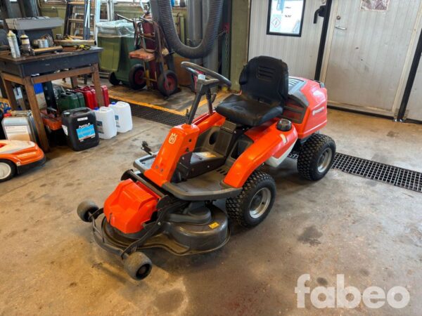 Husqvarna R 214C Rider Gräsklippare