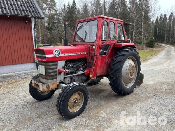 Massey Ferguson 165 S MASSEY-FERGUSON 165 S med redskap