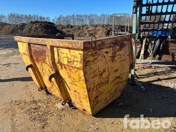 Stora BM-behållare 2 600 mm