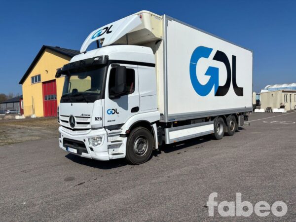 Mercedes-Benz Actros 6x2 Skåpbil