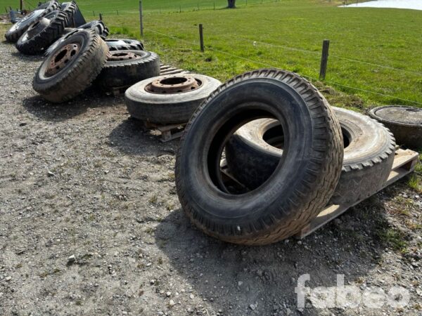 Scania / Volvo Parti med lastbilsdäck – med & utan fälg