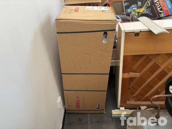 Borö TIDA-300L/B25 E17 & NIBE  Eminent 3 100 CU Varmvattenberedare & Slingtank