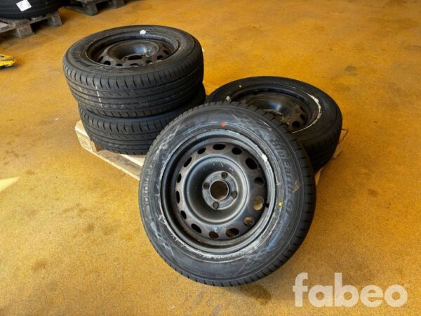 Yokohama BluEarth 205/65 R15 Däck på plåtfälg