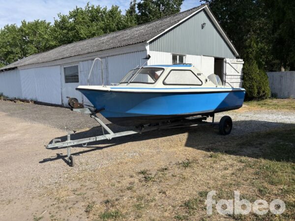 Motorbåt 40hk med kapell & trailer