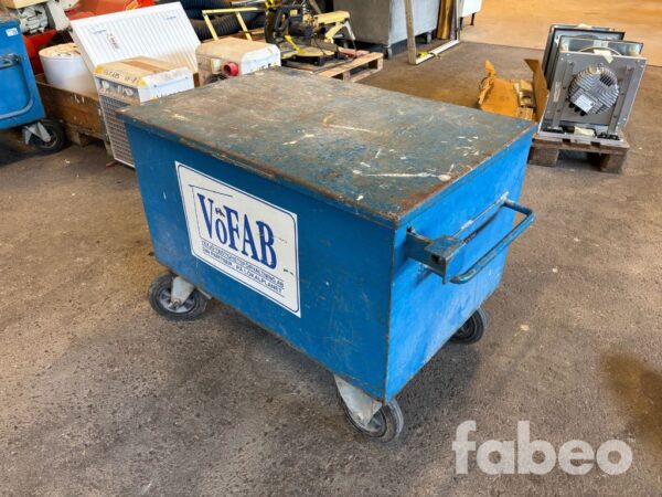 Materialvagn med lock Materialvagn (1)