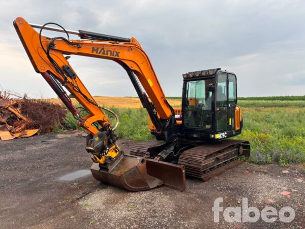 Hanix H75C Bandgrävare med redskap