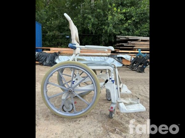 Aquatec Ocean XL Duschrullstol / Hygienstol