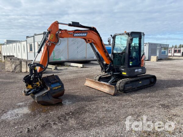 Doosan DX50Z-7 Grävmaskin med redskapspaket