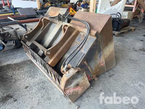 Sandspridarskopa 1 500 L – Terex-fäste