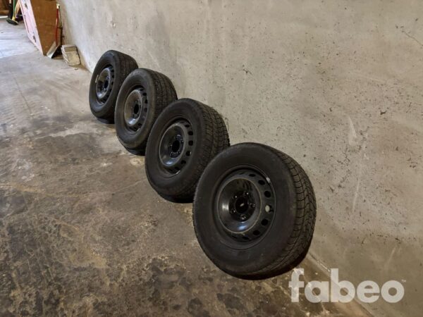4 st Vinterhjul på stålfälg 225/65 R16C