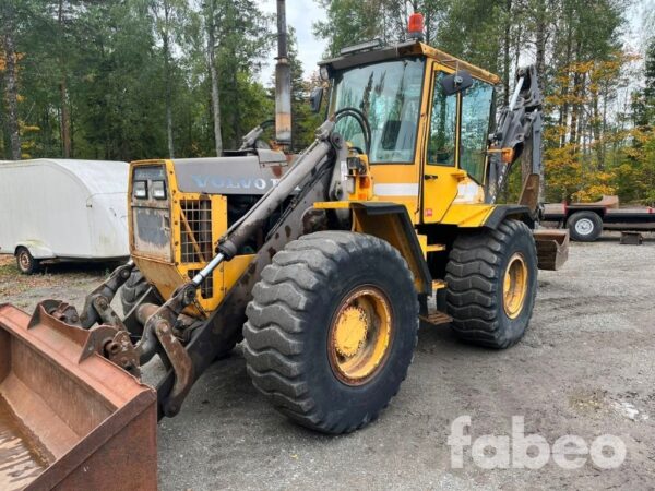 Volvo BM EL70C Grävlastare med mycket tillbehör
