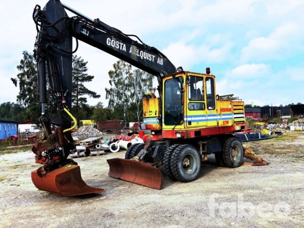 Åkerman H7MC Hjulgrävare med tiltrotator, vagn och massa redskap