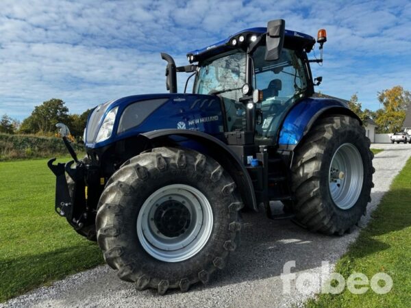 New Holland T7.270 Auto Command Traktor i nyskick